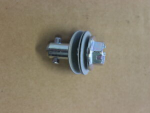 Skruv till fläkthus